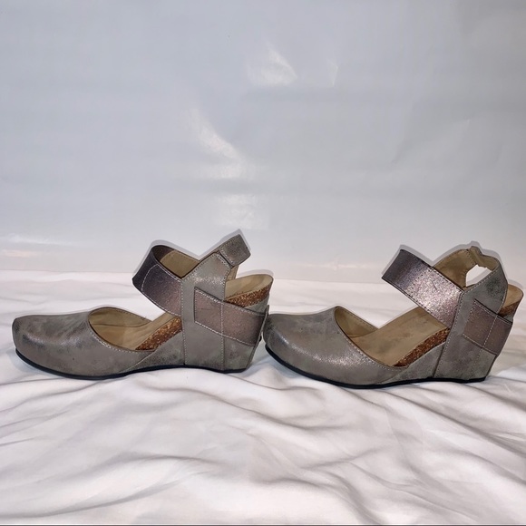 Pierre Dumas Pewter Enya Sandal - Picture 6 of 12